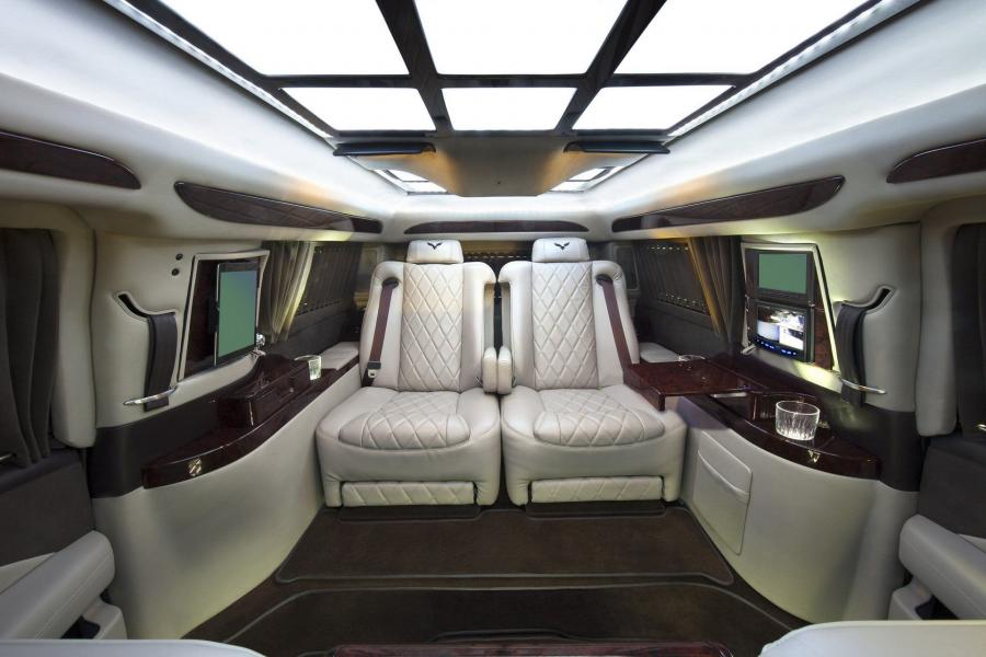 Интерьер Cadillac Escalade by AddArmor 2019 года  (фото 8 из 21)